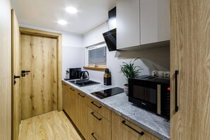 House, 2 Bedrooms, Balcony | Interior - Sovanova a Stylish Cottage With a Mountain View (Gluszyca)