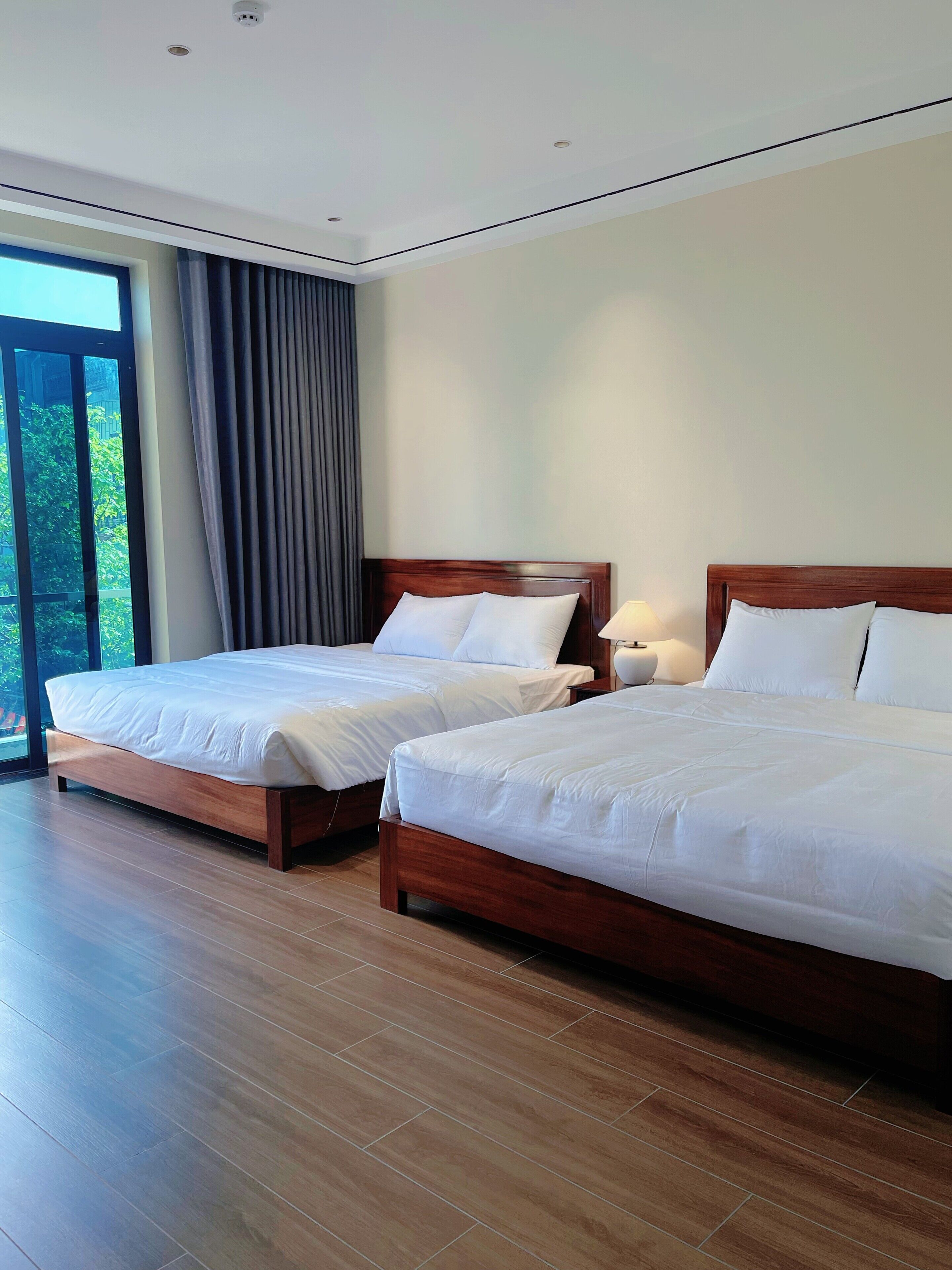 Quarto quádruplo família, sacada