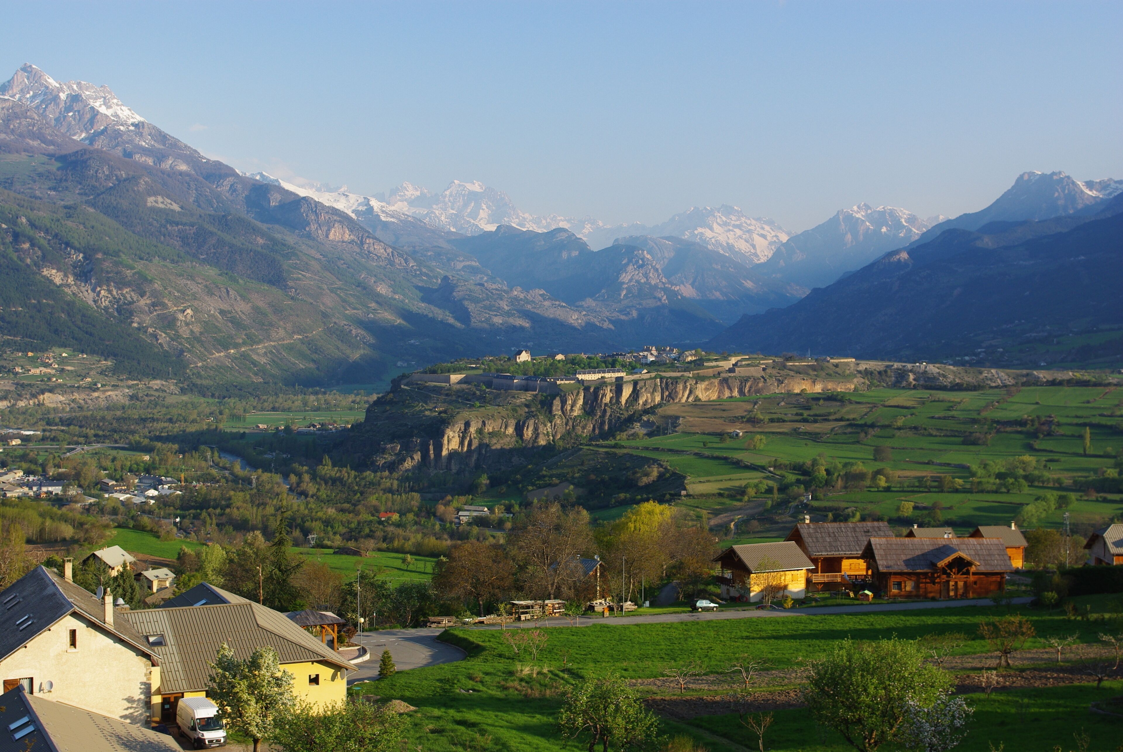 Klassieke kamer, 1 twee- of 2 eenpersoonsbedden, uitzicht op bergen | Divers