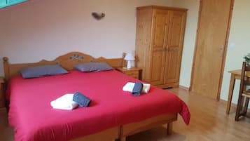 Classic Double or Twin Room, Mountain View | WiFi (free)