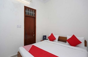 Deluxe Room | Rollaway beds, free WiFi, bed sheets