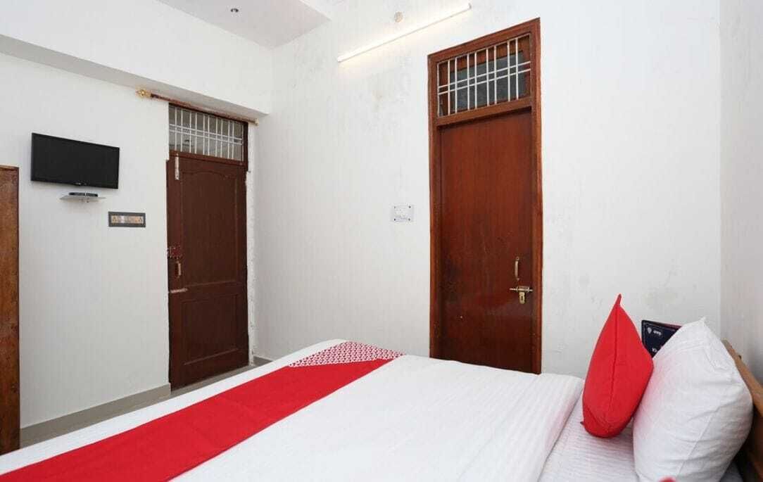Deluxe Room | Rollaway beds, free WiFi, bed sheets