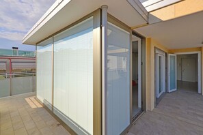 Exterior detail - Penthouse with rooftop terrace and sea views (Lignano Sabbiadoro)