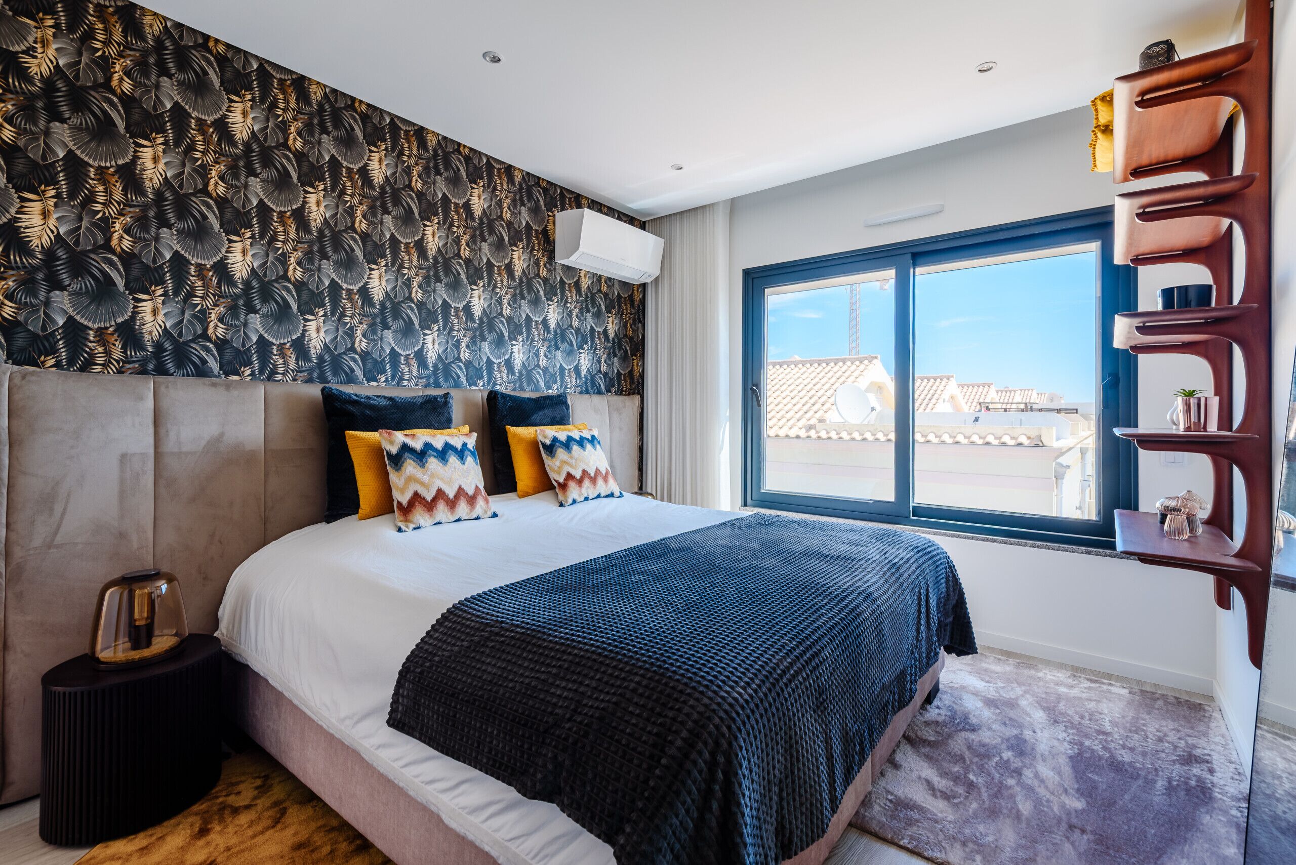 2 habitaciones, cunas y ropa de cama 