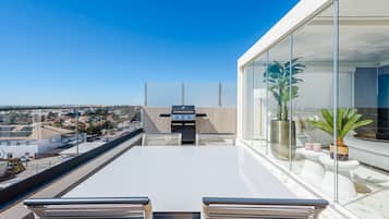 Apartment, 2 Bedrooms, Pool Access, Sea View | Balcony