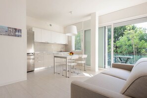 Interior - Lignano Sabbiadoro flat with parking (Lignano Sabbiadoro)