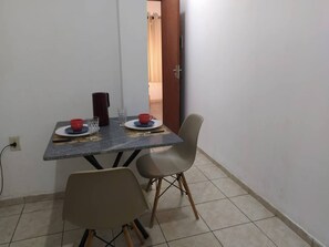 Apartment, 1 Schlafzimmer, Raucher | Speisen