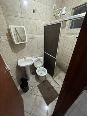 Apartment, 1 Bedroom, Smoking | Bathroom