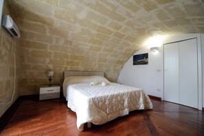 1 bedroom, bed sheets - VACATION HOME " THE BELVEDERE ON THE STONES " CIN: IT077014C202430001 (Matera)