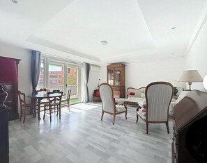 Nicht klassifiziertes Bild, 4 von 6, Schaltfläche