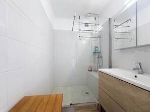 Bathroom - Rent apartment full south center St Aygulf 400 M beach (Fréjus)