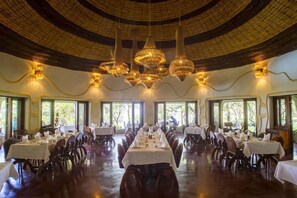 Banquet hall - Lake Manyara Serena Safari Lodge (Lake Manyara National Park)