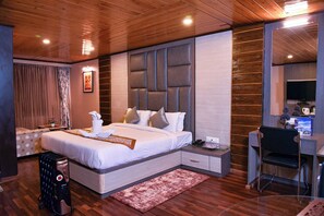Attic Honeymoon Duplex suite with Kanchenjunga view - Anutri Hotels & Resorts  (Darjeeling)