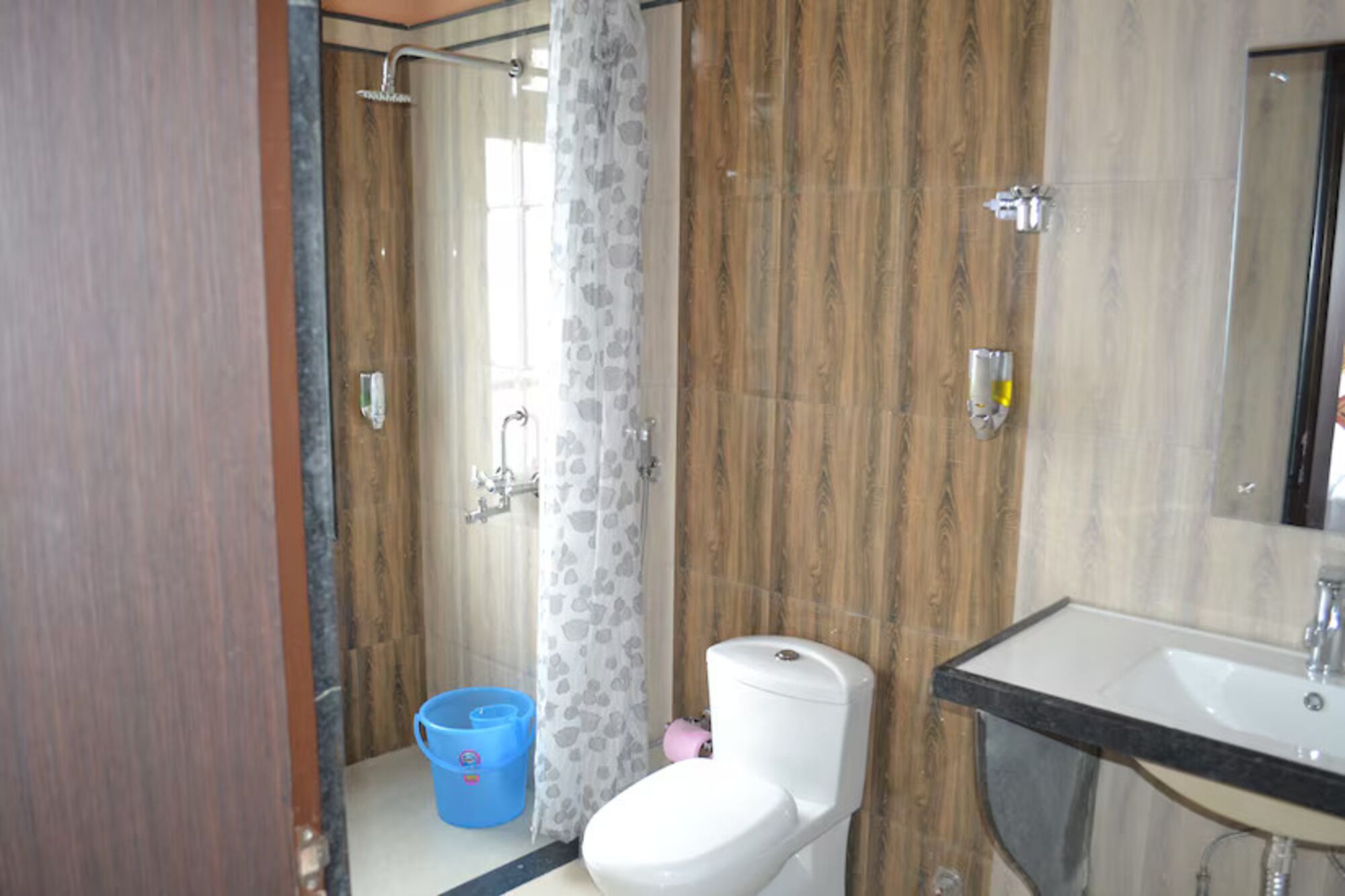 Standard Room | Bathroom