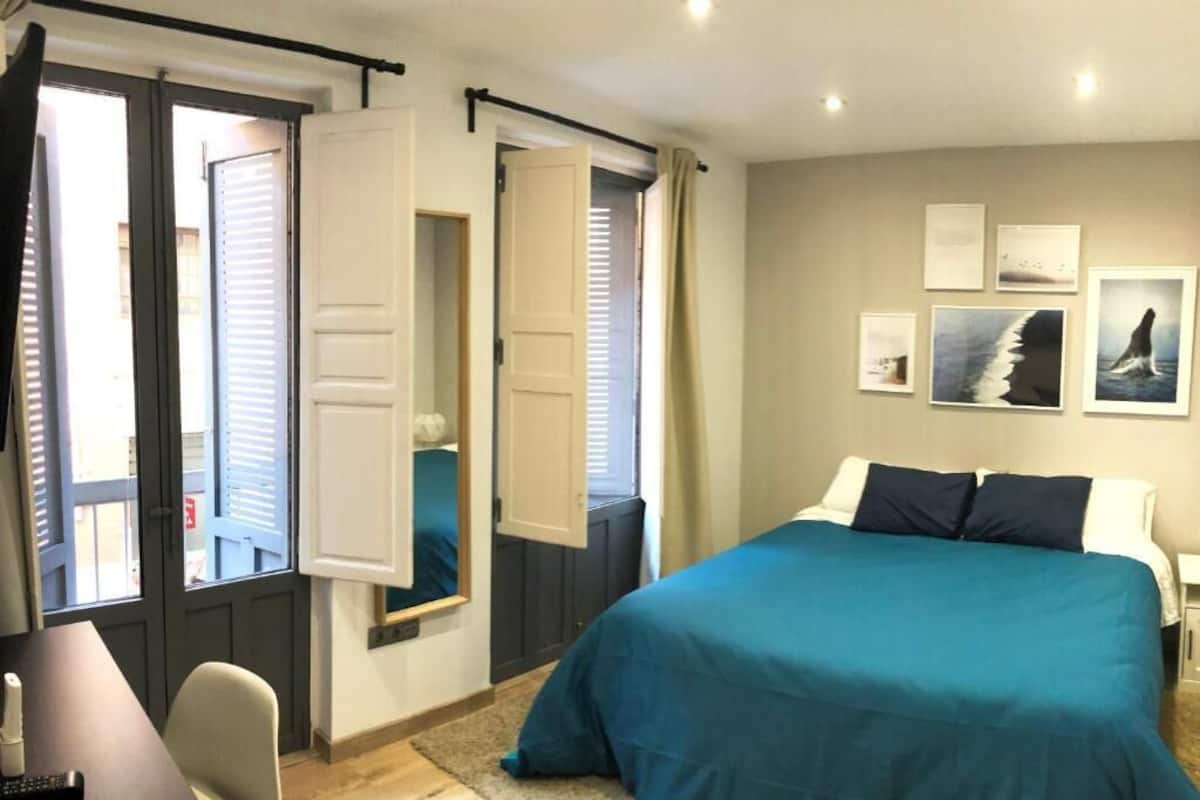 Habitación doble, balcón, vista a la ciudad