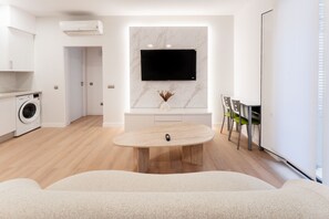 Deluxe-Apartment, Stadtblick | Innenbereich