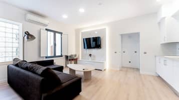 Deluxe Apartment | Living area