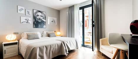 Superior Twin Room, Balcony, City View