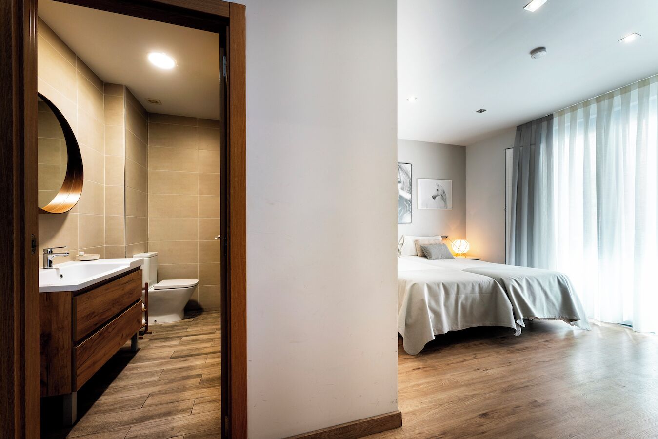 Superior Twin Room, Balcony, City View | Bathroom