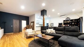 Superior Apartment, City View | Living area