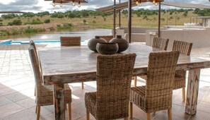 Outdoor dining - Casa de la Presa 3 (POLOKWANE)