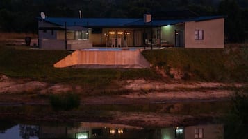 Ferienhaus, Terrasse, Gartenblick | Aussenbereich