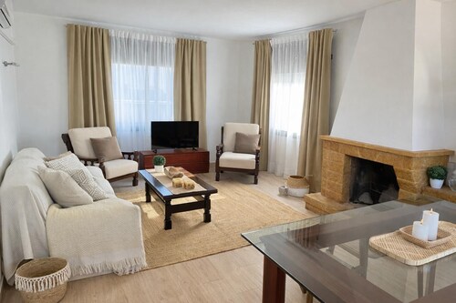 La casa del Mediterraneo 5 minutes from the beach and 10 minutes from the train, ideal for families.