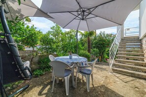 Outdoor dining - Vrbo Property (Dramalj)