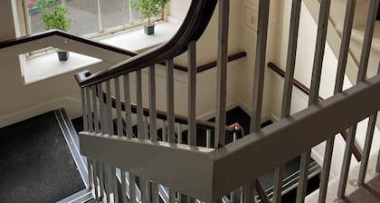 Whole Apartment Close to City Centre & Parking