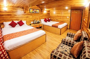 Deluxe Quadruple Room | View from room - Hotel Broadway Annexe Darjeeling (Darjeeling)