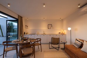 Interior - Terraza 6 · Private Pool & Terrace · Skyline Views (Granada)