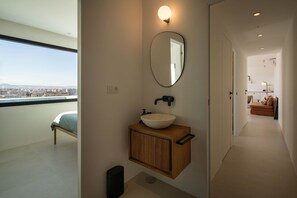 1 chambre, coffres-forts dans les chambres, bureau