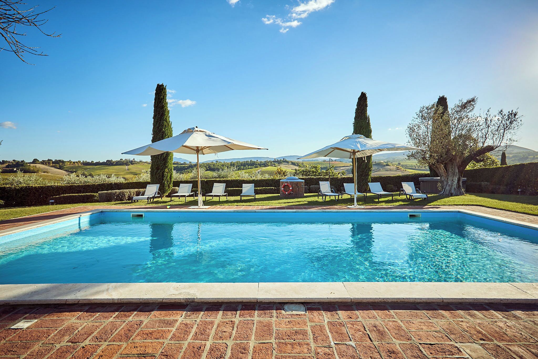 Seasonal outdoor pool, pool umbrellas, sun loungers