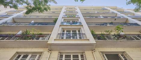 تفاصيل الفندق من الخارج