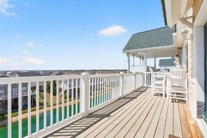 Property grounds - Chonky Waves by Brunswick VR: 4BR Condo w/ Ocean Views & Resort Amenities (Ocean Isle Beach)