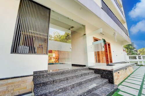 Super Townhouse Kalady