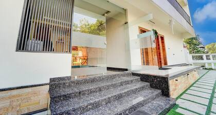 Super Townhouse Kalady