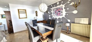 Dining - Vrbo Property (Bandol)