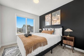 4 chambres, fer et planche à repasser, lit parapluie, Wi-Fi gratuit