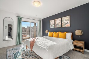 4 Schlafzimmer, Schreibtisch, Bügeleisen/Bügelbrett, Reisekinderbett