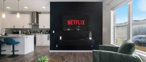 Smart TV, video games