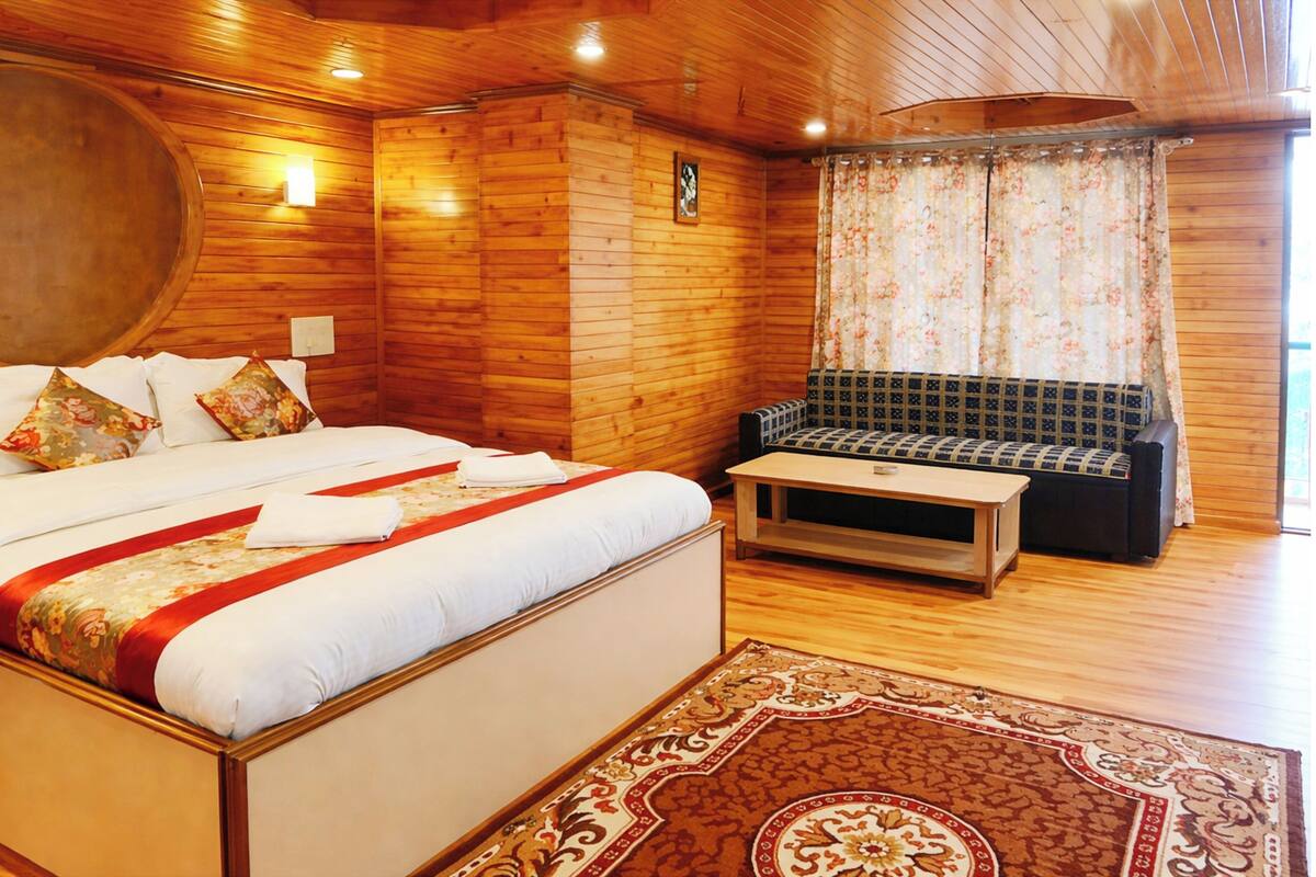 Quarto casal premium, várias camas | Vista do quarto