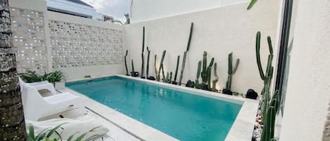 Deluxe Double Room, Pool View | Pool