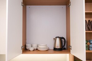 Estudio clásico, balcón, vistas a la ciudad | Café o cafetera