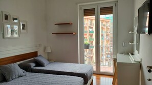 Iron/ironing board, Internet, bed sheets - Domus Aeterna, a 900 metri dalla stazione ferroviaria. Salerno (Salerno)