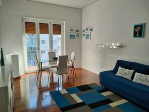 Living area - Domus Aeterna, a 900 metri dalla stazione ferroviaria. Salerno (Salerno)