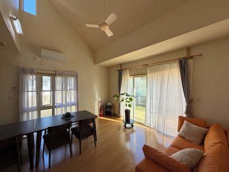Living area. Guesthouse Daimonzaka, the closest inn to Kumano Kodo