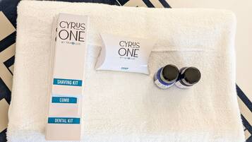 Habitación doble estándar, vista a la ciudad | Amenidades de baño