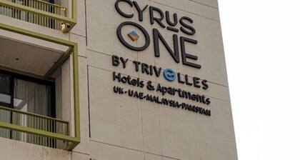 Cyrus One By Trivelles