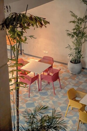 Restaurant - Cyrus One By Trivelles (Mumtaz City)